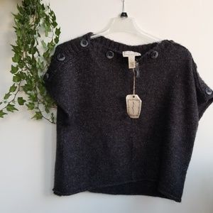 Knitted short sleeve sweater